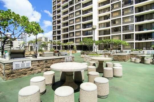 Light & Airy 8Th Floor Ocean View Condo With Lanai Condo Гонолулу Екстер'єр фото