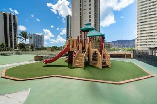 Light & Airy 8Th Floor Ocean View Condo With Lanai Condo Гонолулу Екстер'єр фото