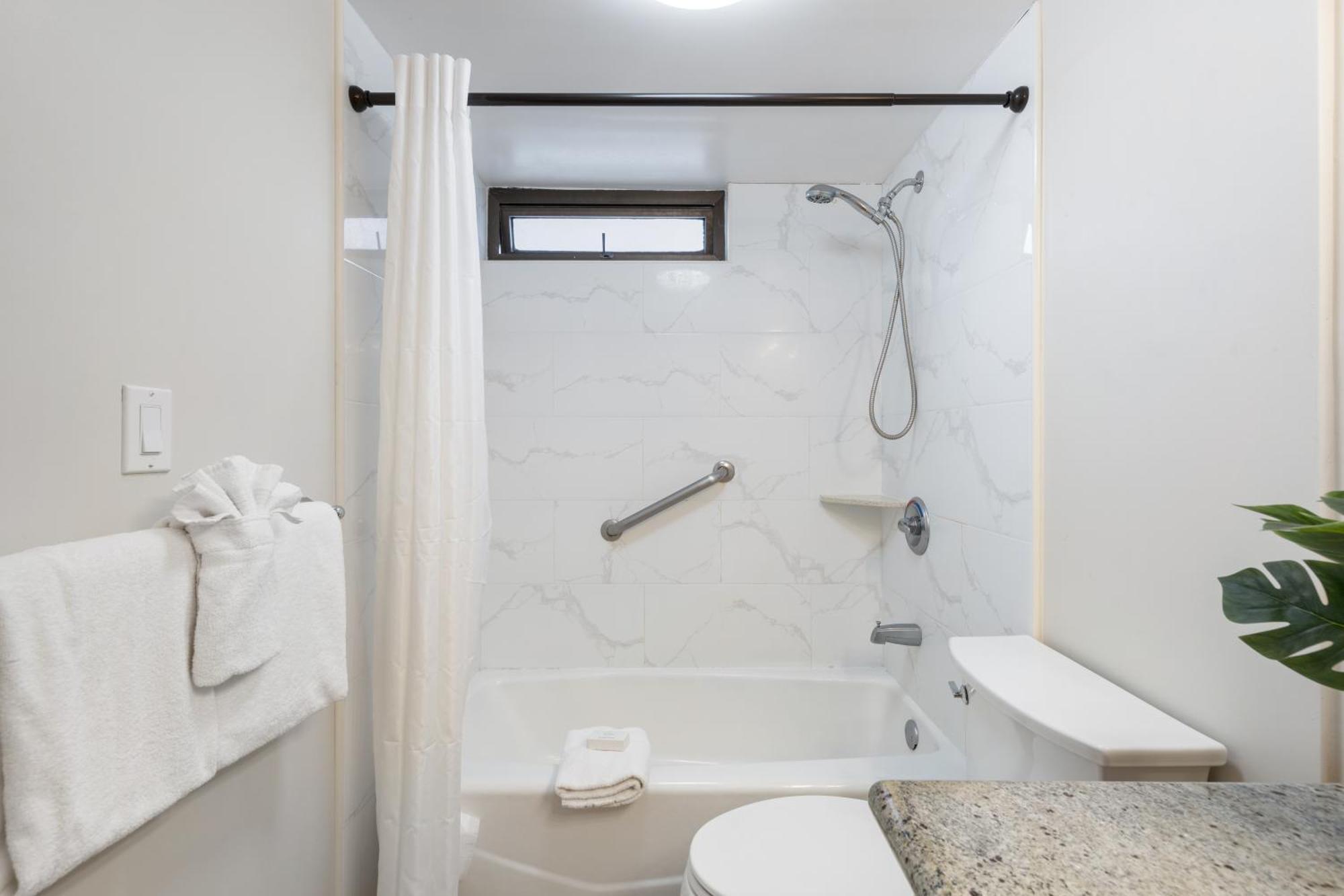 Light & Airy 8Th Floor Ocean View Condo With Lanai Condo Гонолулу Екстер'єр фото